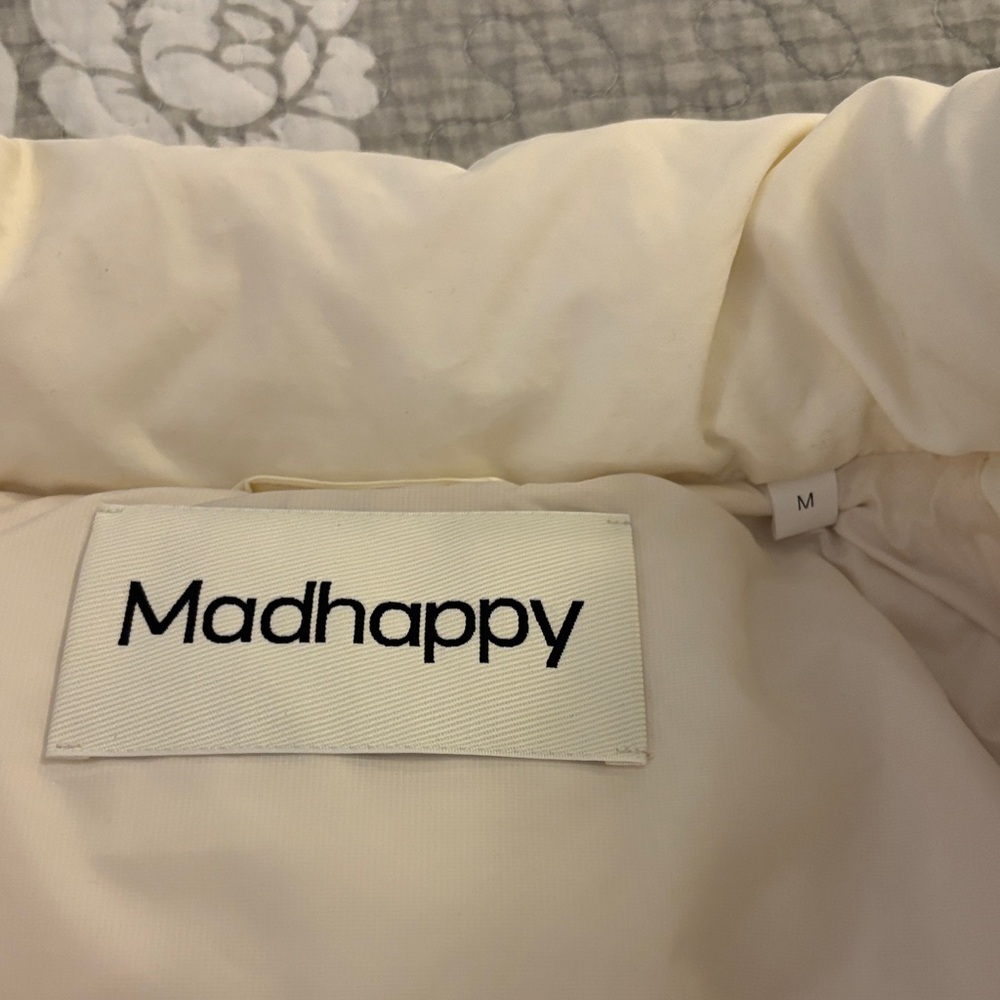Madhappy Cream Puffer Vest ~ Size Medium - Picture 7 of 11